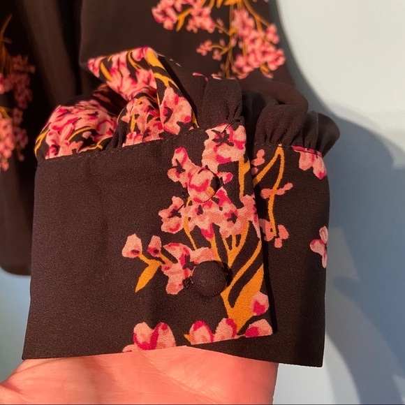 Who  What Wear floral cottagecore ruffled blouse - Picture 5 of 8